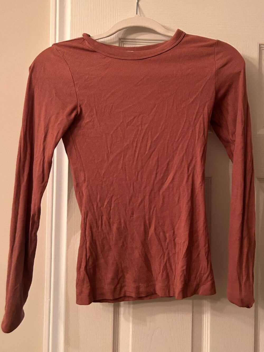 3/$15 🟣 H&M dusty rose long sleeve ribbed tee, size small